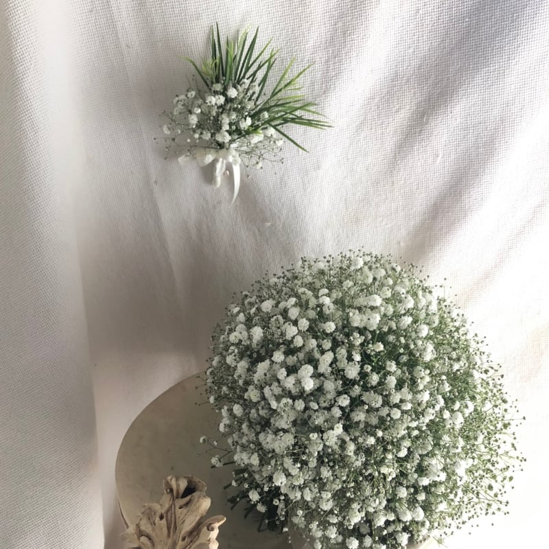 ウェディングブーケ＊*生花のかすみ草ラウンドブーケ【ブートニア付き